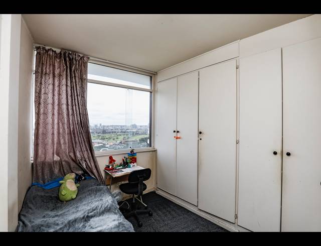 3 BEDROOM APARTMENT TO LET IN ESSENWOOD